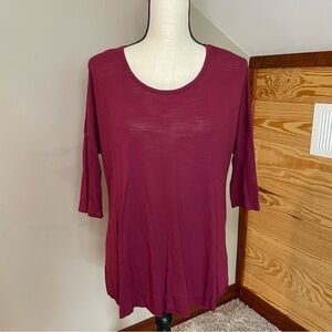 American Eagle Outfitters Burgundy Maroon Jegging Tee Small
